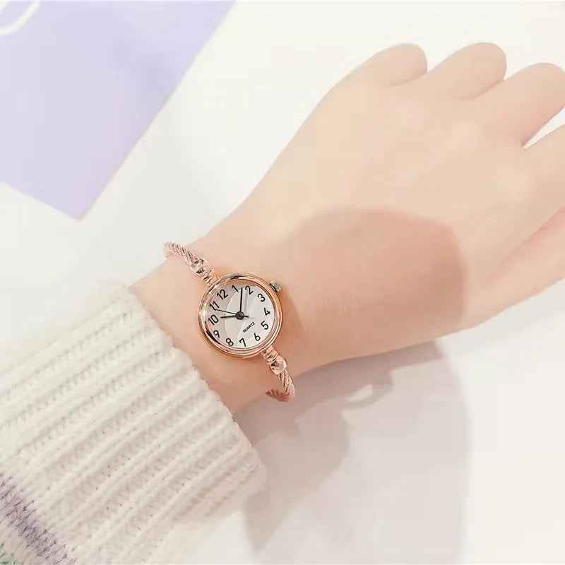 Relógio Feminino YIKAZE em Aço Inoxidável Estilo Retrô