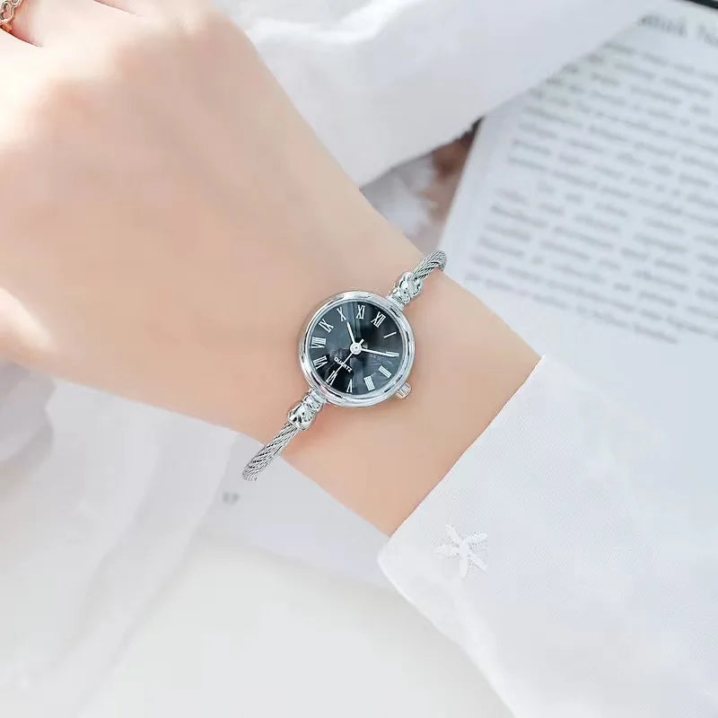 Relógio Feminino YIKAZE em Aço Inoxidável Estilo Retrô